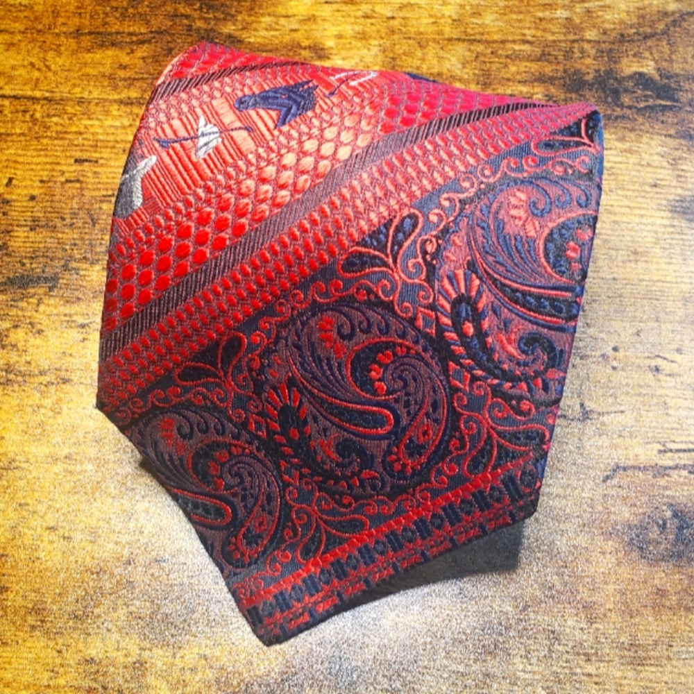 100% silk Sulka men's tie.